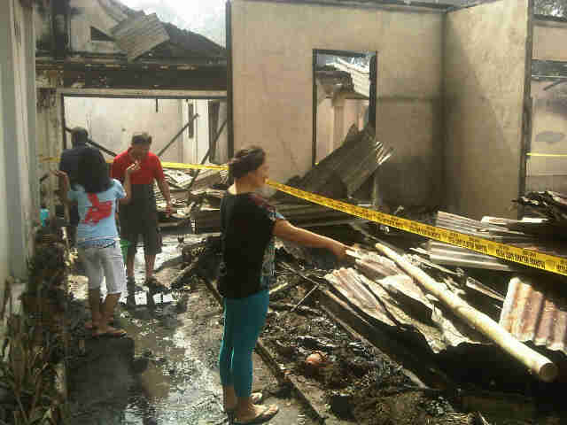 Si Jago Merah 'Mengamuk', 3 Rumah di Tousuraya Ludes